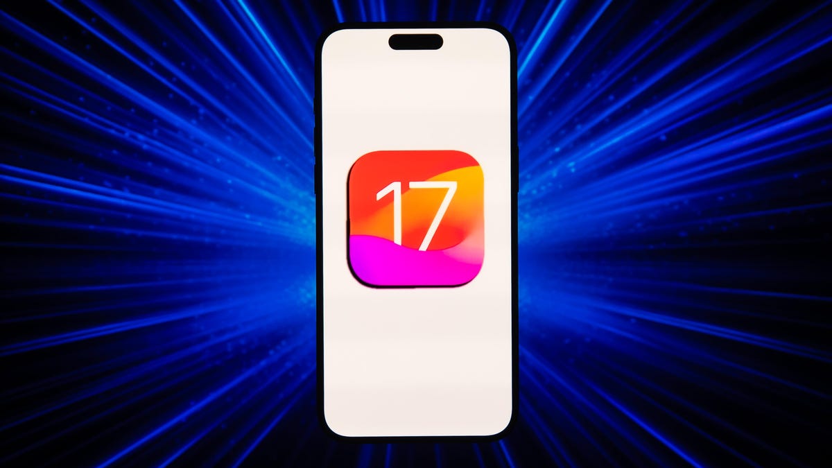 Découvrez la nouvelle fonctionnalité iOS 17.1 pour personnaliser votre écran de verrouillage avec un album photo.