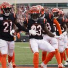 Mike Hilton #21 of the Cincinnati Bengals celebrates with teammates prior to the start of the Texans vs Bengals live stream.