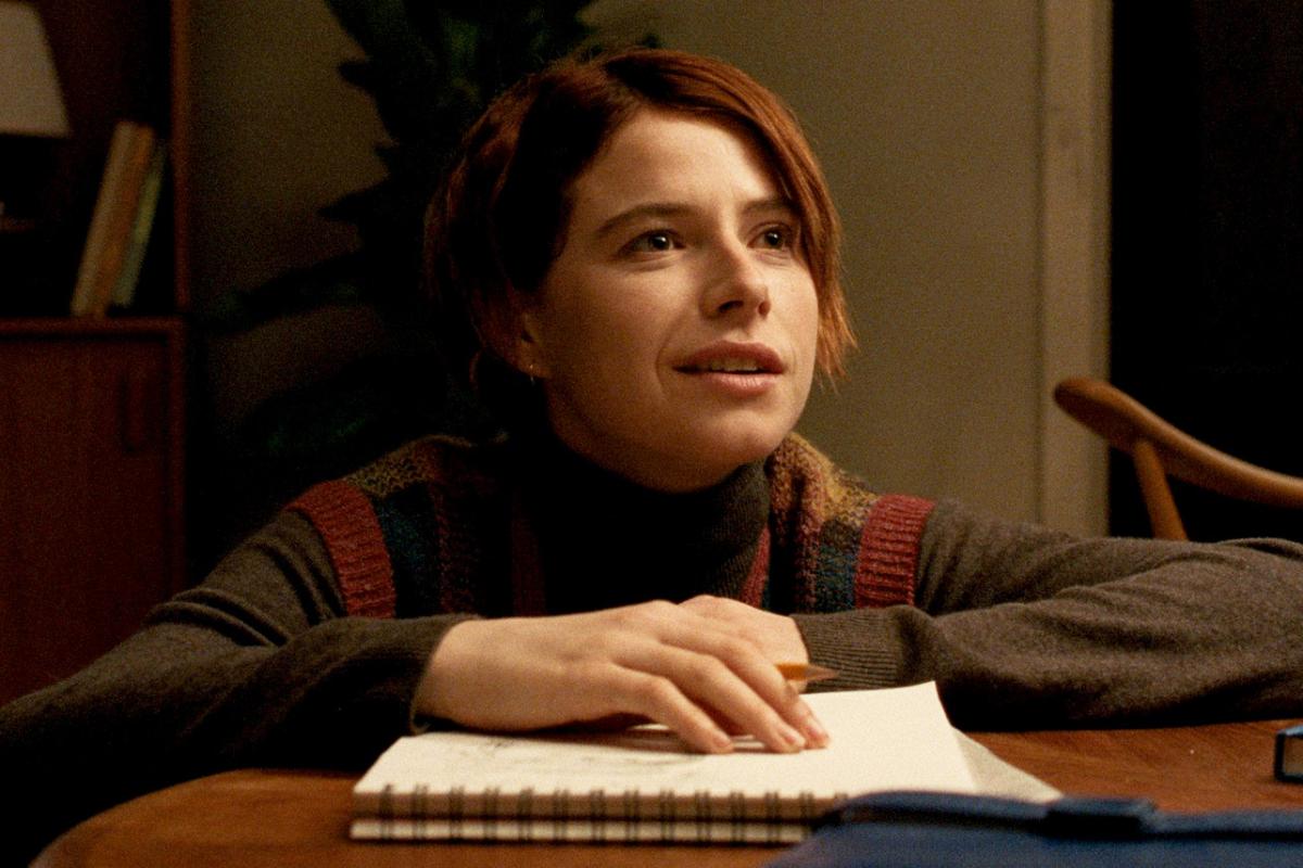 “Fingernails” sur Apple TV+ : un film de science-fiction mystérieux qui laisse Jessie Buckley désemparée