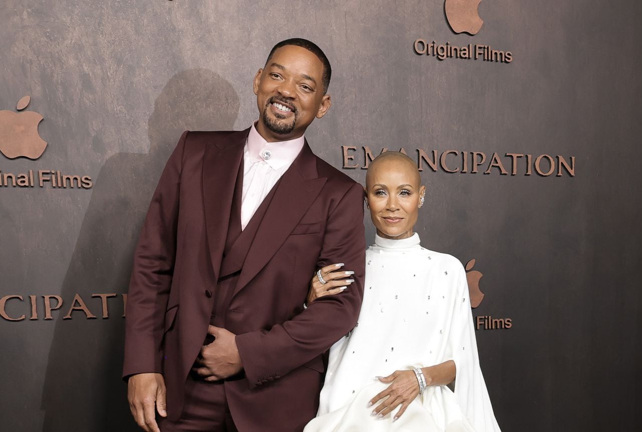 Jada et Will Smith restent ensemble, une star de “Shark Tank” quitte l’émission, et plus : Buzz