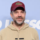 Jason Sudeikis and Lake Bell Attend Guns N’ Roses Concert: Photo