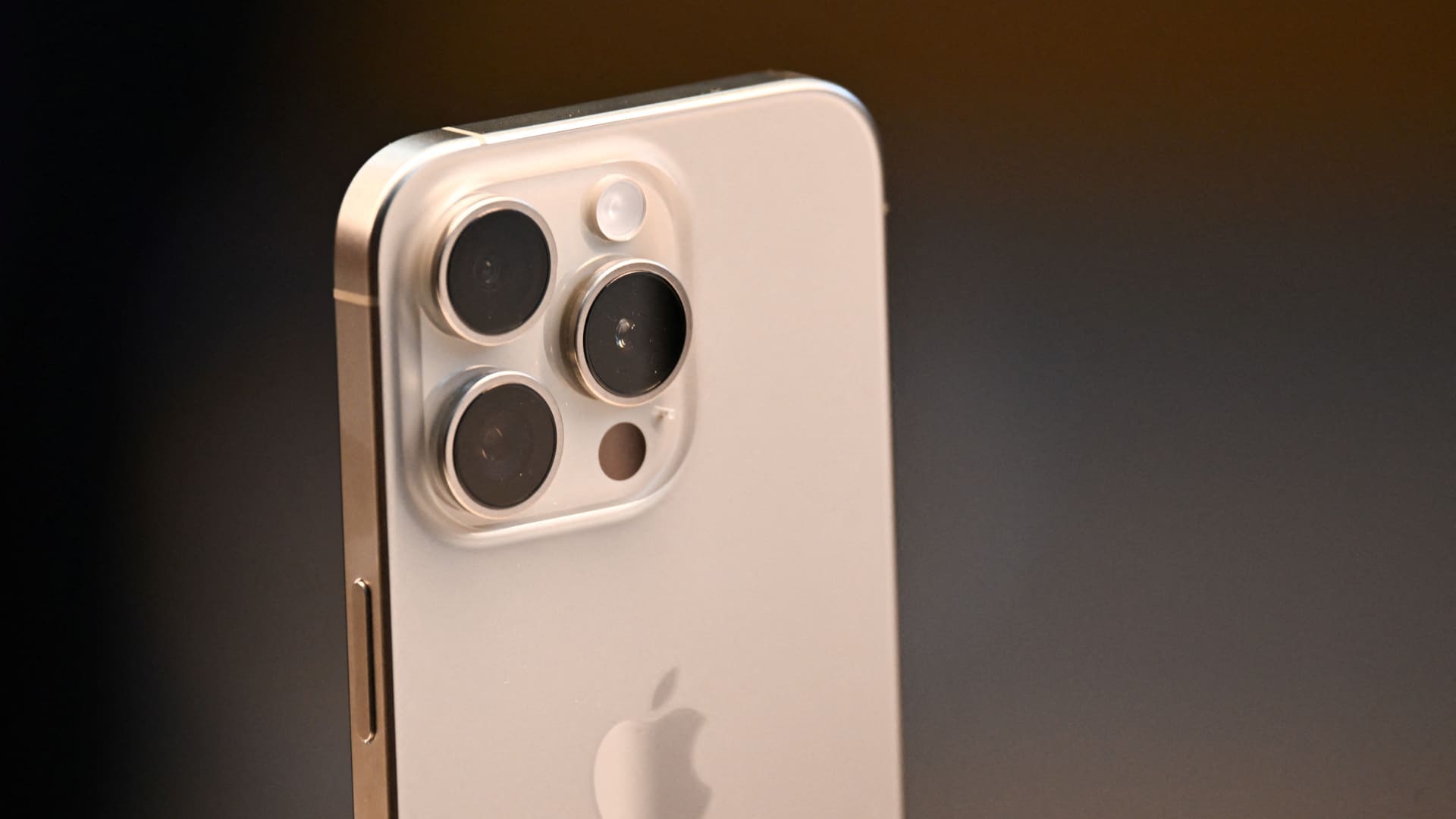 Jim Cramer encense Apple, critique l’attitude négative des analystes