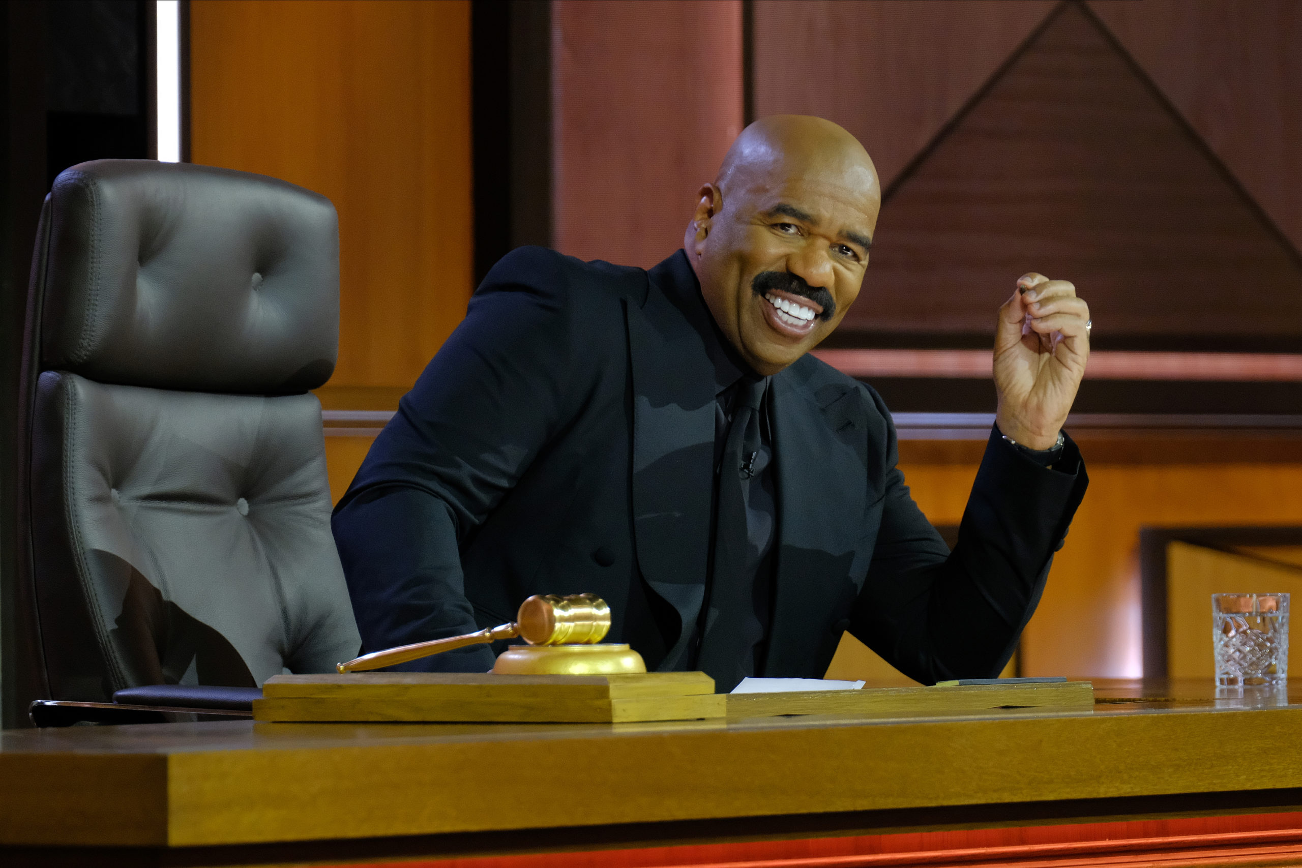 Judge Steve Harvey sur ABC: annulé ou saison trois? – émissions annulées + renouvelées, audiences