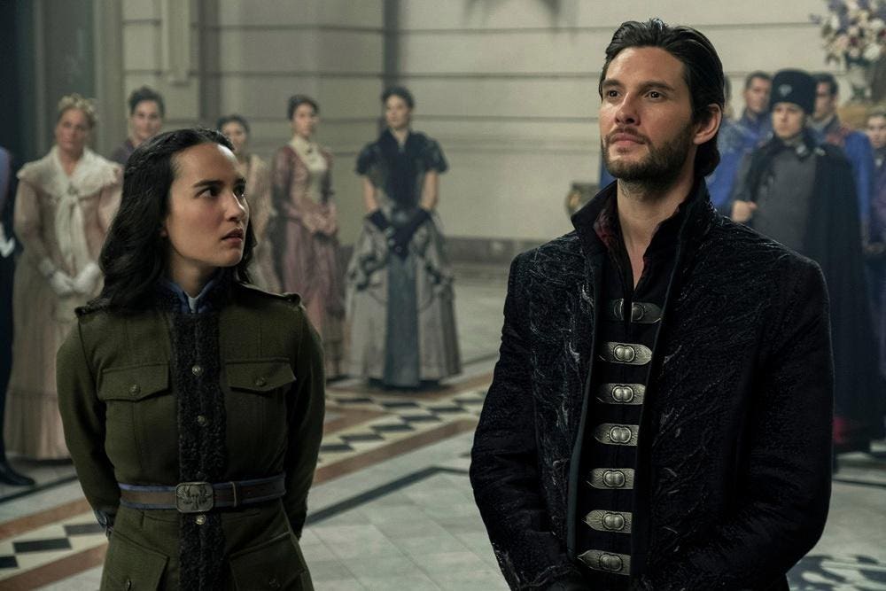 Netflix annule “Shadow And Bone” et rejette “Six Of Crows”, provoquant l’indignation