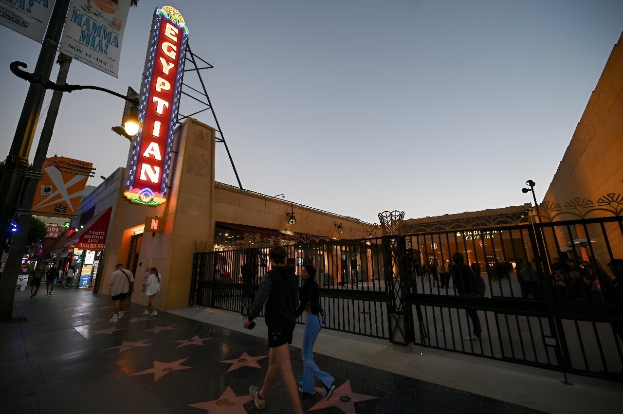 Netflix rouvre le palais cinématographique “Egyptian” à Hollywood