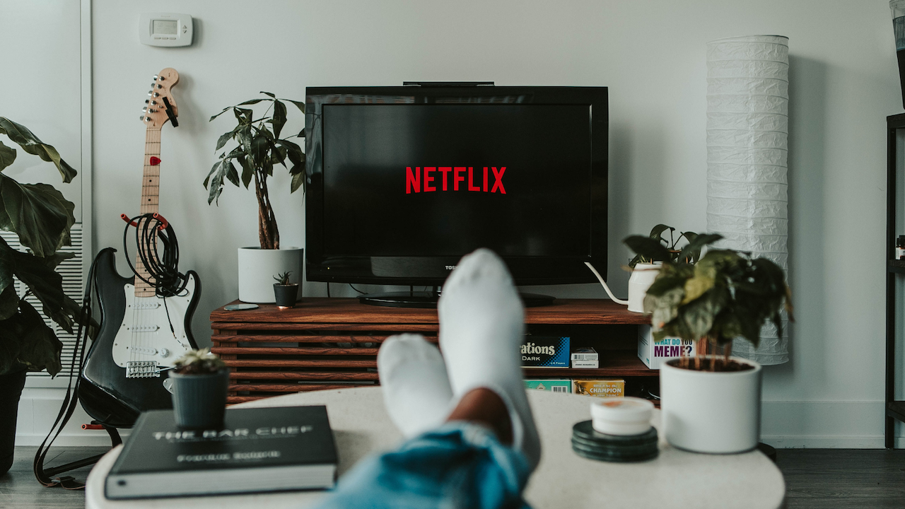 Nouveaux formats publicitaires Netflix : opportunités et risques avec sponsorings et QR Codes