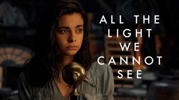 Série Netflix “All The Light We Cannot See” améliore représentation handicap à Hollywood
