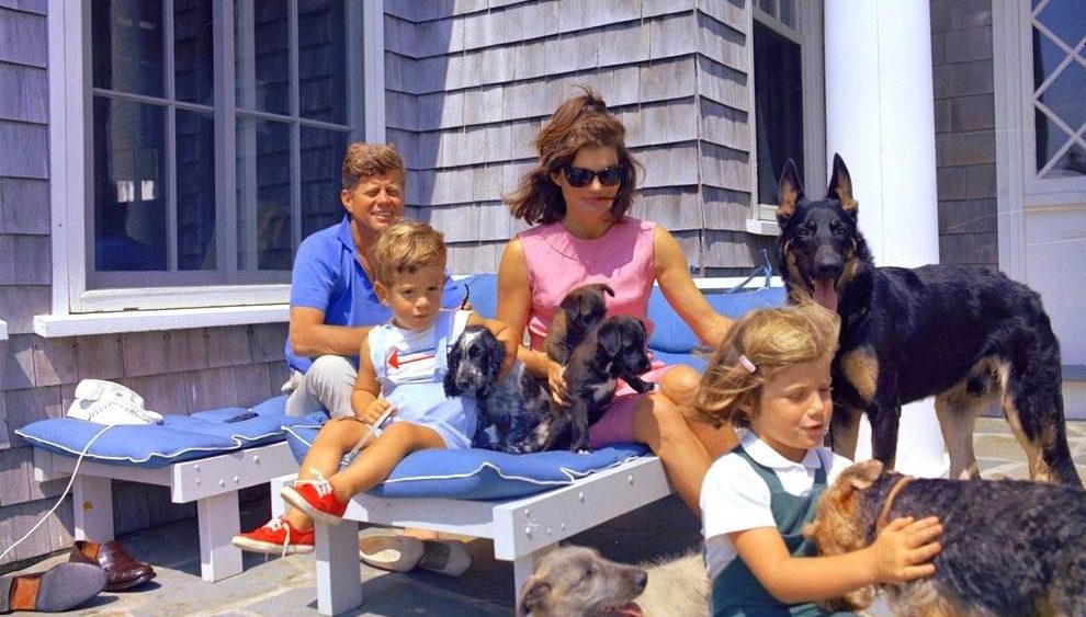 Série sur Jackie Kennedy en développement chez Tucker Tooley Entertainment