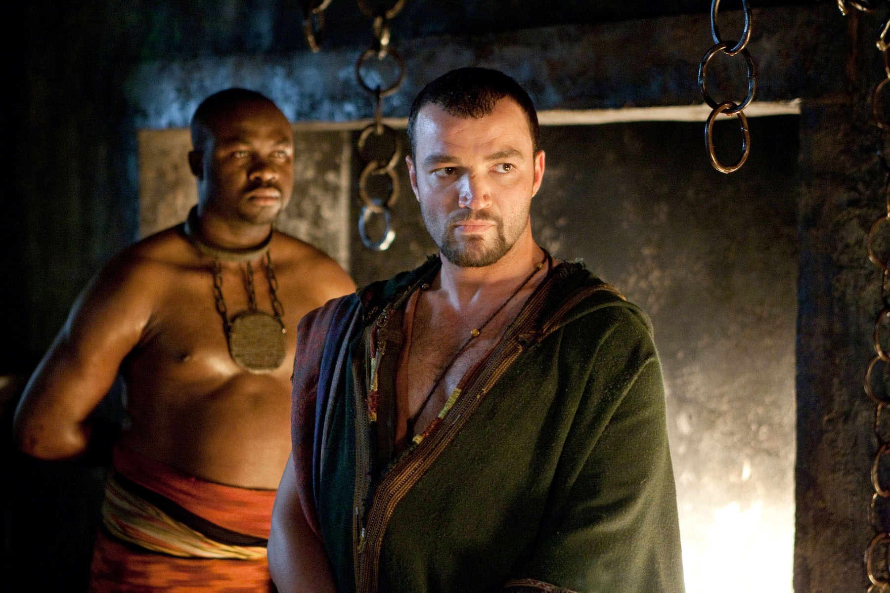 Spartacus: La Maison d’Ashur : Starz commande une série dérivée, retour de Nick Tarabay – émissions TV annulées + renouvelées, audiences