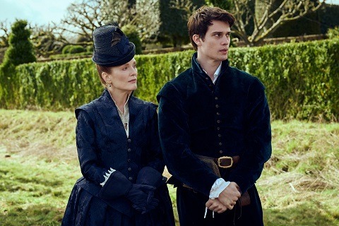 Starz commande un drame historique avec Julianne Moore et Nicholas Galitzine