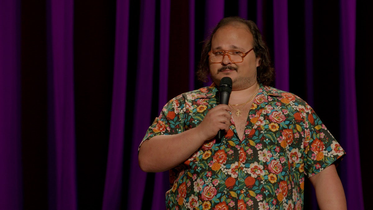 Stavros Halkias présente son spectacle de comédie exclusif sur Netflix