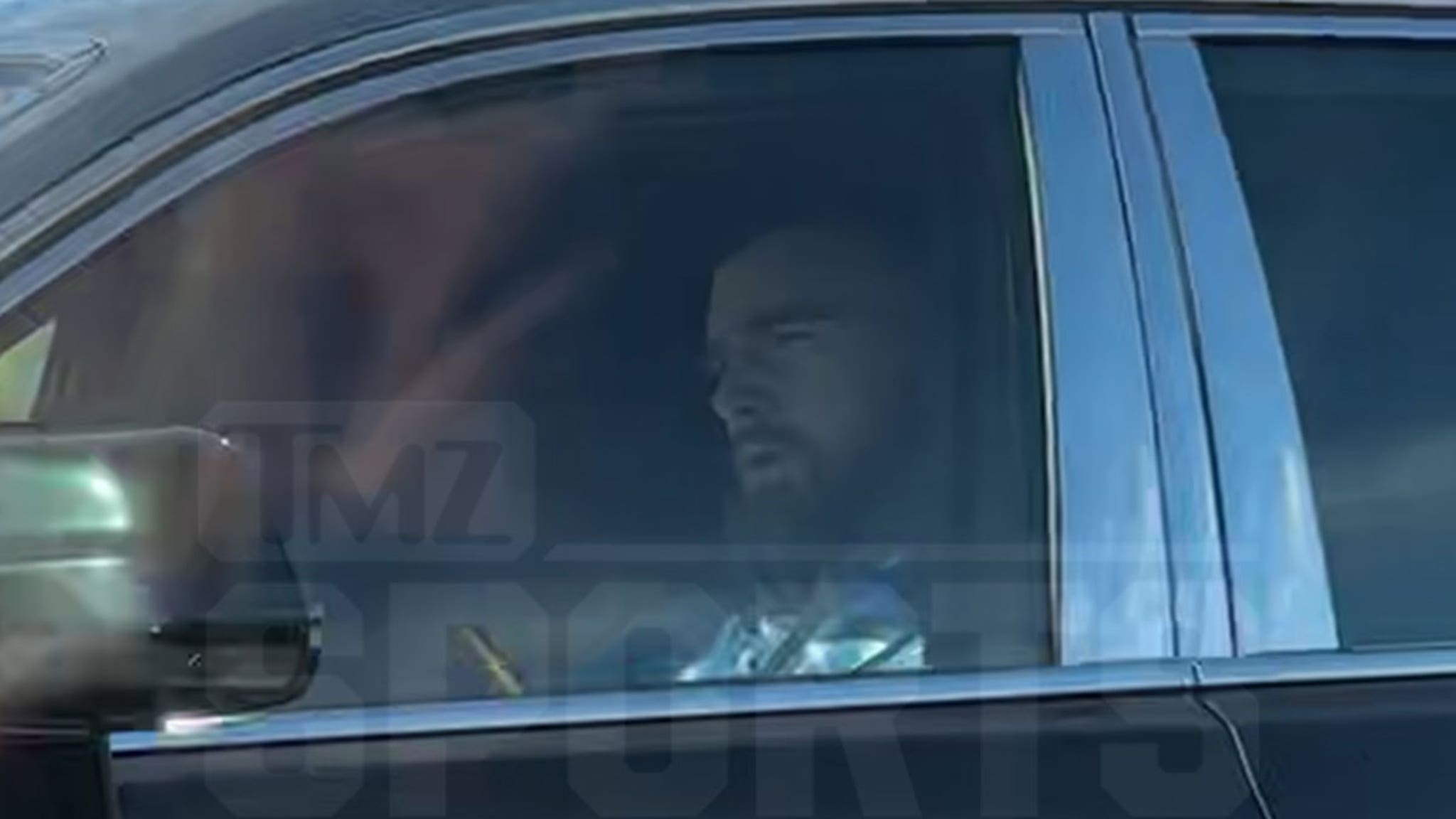 Travis Kelce passe Thanksgiving en solo loin de Taylor Swift