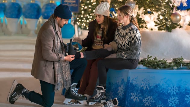 Tyler Hynes rend hommage à la culture pop avec “Hallmark’s Never Been Chris’d”