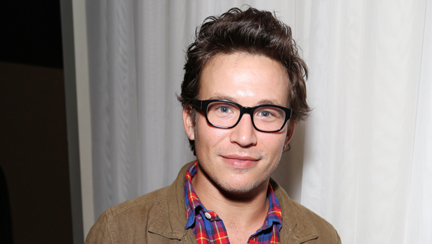 Jonathan Taylor Thomas méconnaissable lors d’une rare sortie: Photos – Hollywood Life
