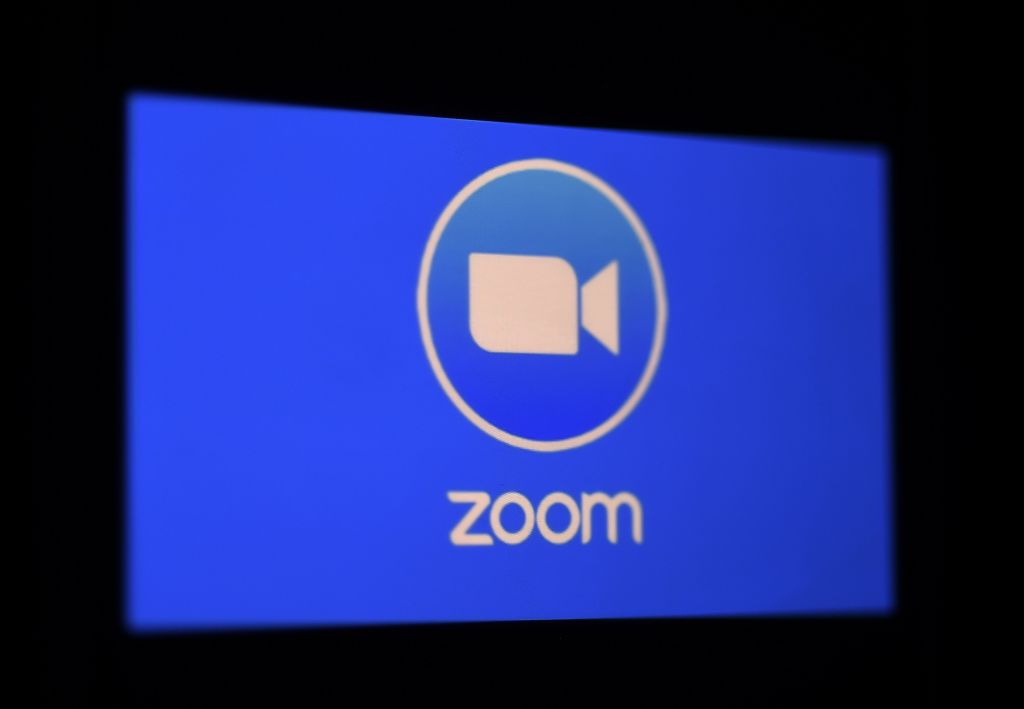 Apple TV intègre l’application Zoom pour des visioconférences, à utiliser avec la caméra Continuité