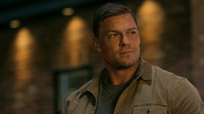 Critique de la saison 2 de Reacher : divertissement et action au rendez-vous