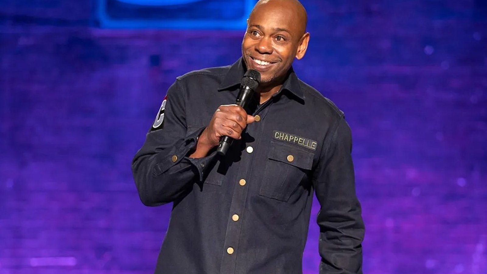 Dave Chappelle provoque à nouveau avec “The Dreamer” : une série de blagues sur les transgenres
