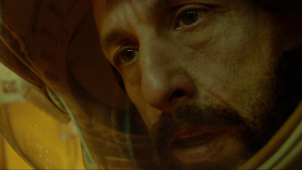 Découvrez la bande-annonce de “Spaceman” avec Adam Sandler sur Netflix – Deadline