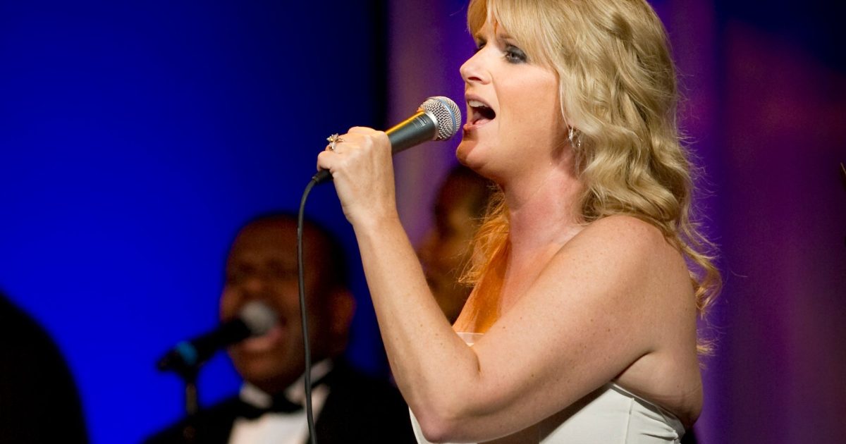Diffusion en direct de CMA Country Christmas 2023