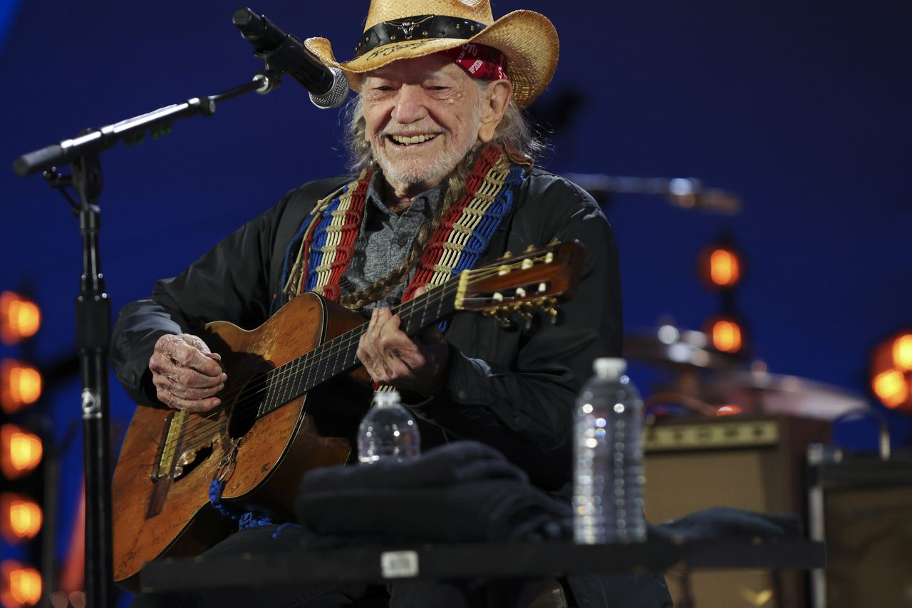 Diffusion en direct gratuite de la célébration du 90e anniversaire de Willie Nelson : comment regarder en ligne sans câble