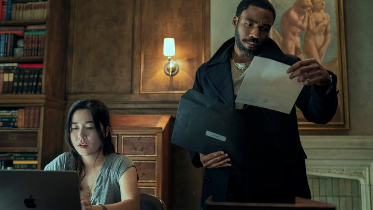 Donald Glover et Maya Erskine se marient et partent en mission