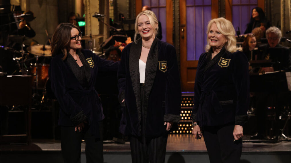 Emma Stone rejoint le 5-Timers Club dans le sketch Cold Open de Bowen Yang