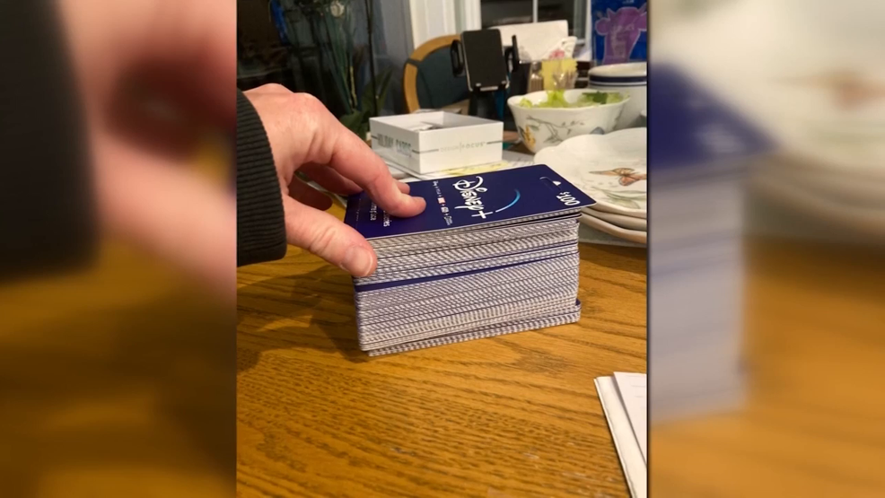 Famille achète accidentellement 10 000 $ de cartes-cadeaux Disney+