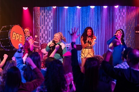 Girls5eva : la saison 3 disponible sur Netflix après son annulation sur Peacock – séries TV annulées et renouvelées, évaluations