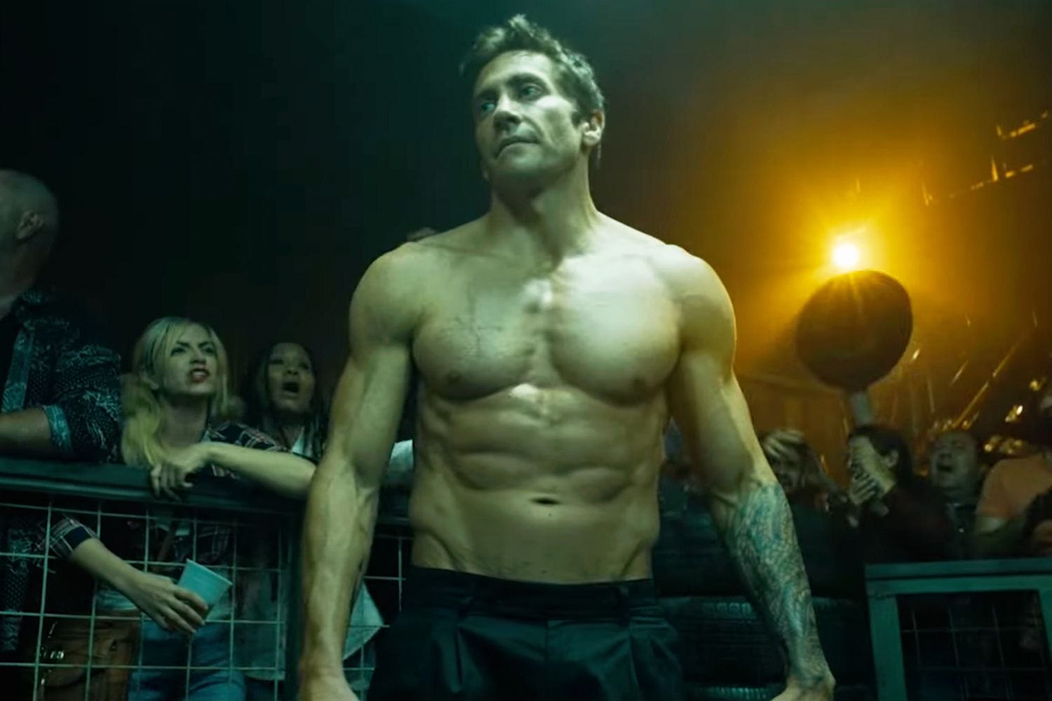 Jake Gyllenhaal gifle ses ennemis dans la première image de ‘Road House’