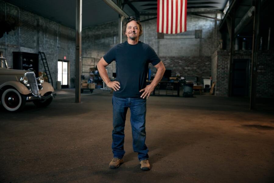 Jon Szalay, promu en régulier dans American Pickers sur History Channel – annulations + renouvellements, audiences