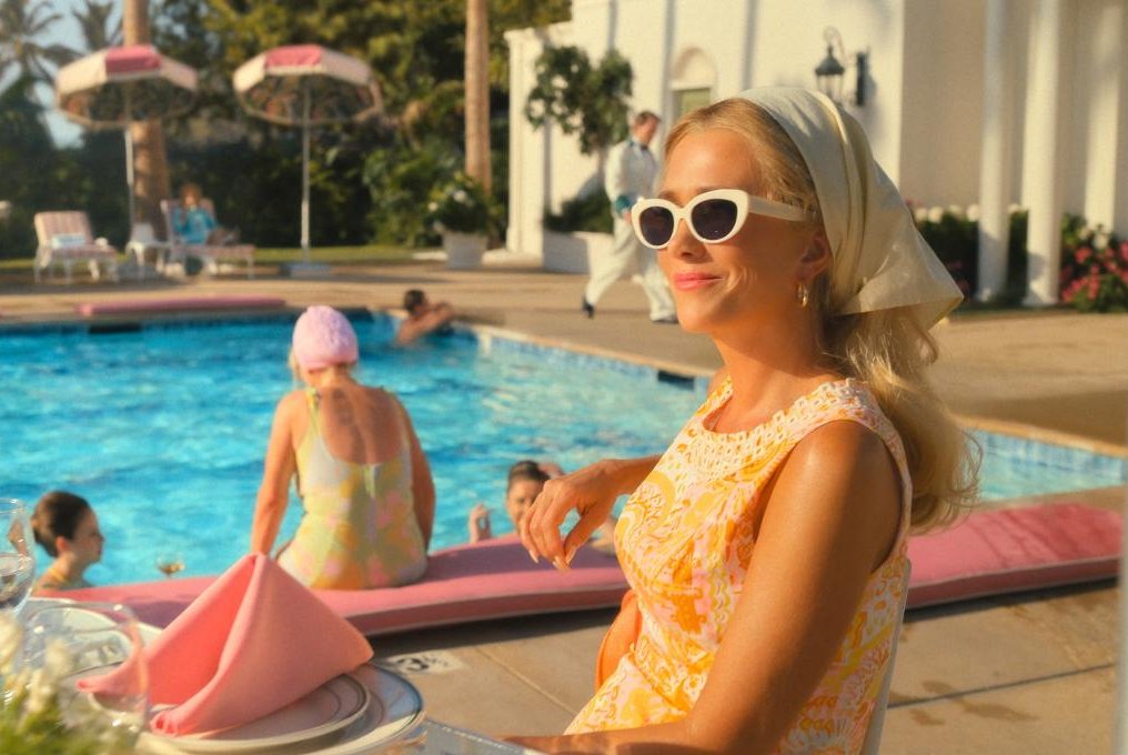 Kristen Wiig et Laura Dern dans la comédie “Palm Royale”