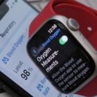 U.S. appeals court grants Apple's request to pause smartwatch import ban