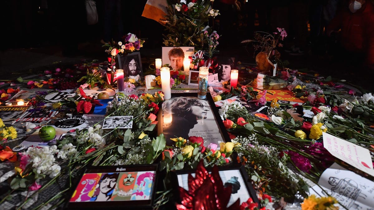 Le meurtre de John Lennon raconté par les témoins dans le documentaire d’Apple