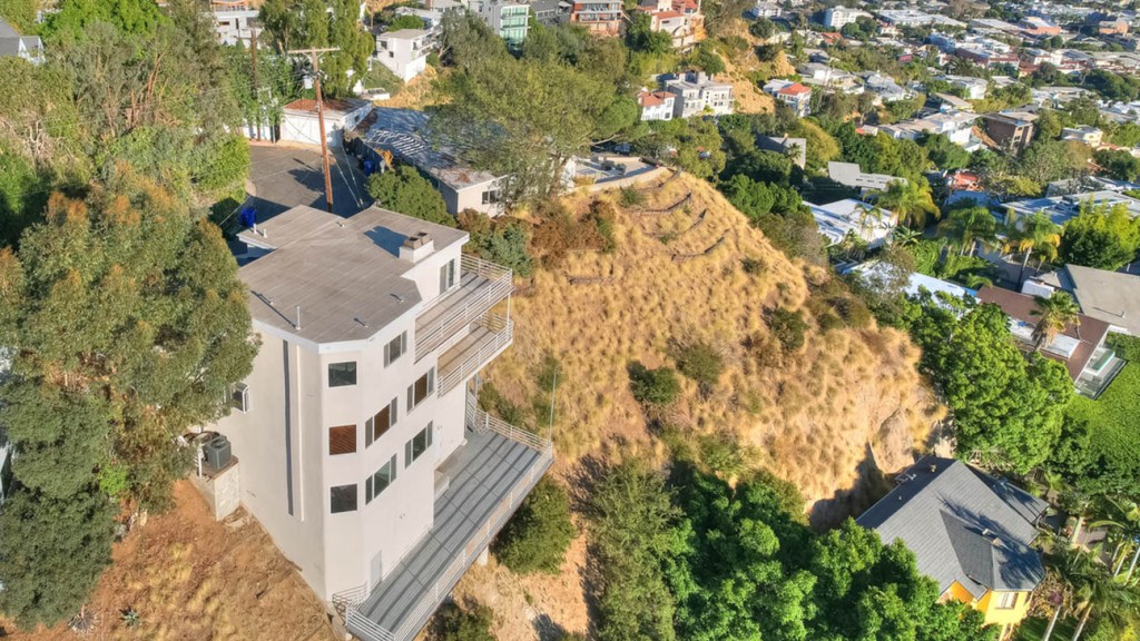 Maison de Joe E. Tata de ‘Beverly Hills 90210’ en vente – The Hollywood Reporter