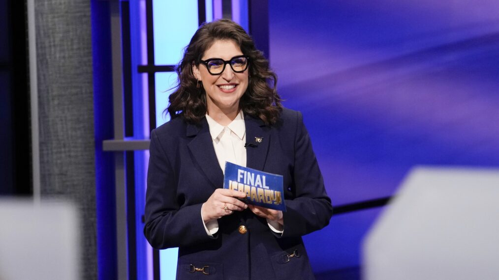 Mayim Bialik quitte le poste de présentatrice syndiquée – le spectacle laisse entendre des projets de collaboration en prime time