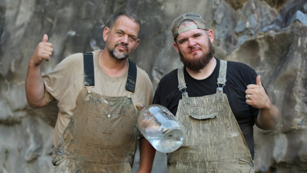 Moonshiners contre hors-la-loi : l’incroyable vidéo d’une cargaison de whisky clandestin dans les Ozarks