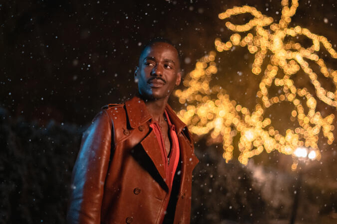 Ncuti Gatwa parle de l’épisode spécial de Noël de « Doctor Who » et explique pourquoi il a du mal à réaliser l’importance de sa casting historique