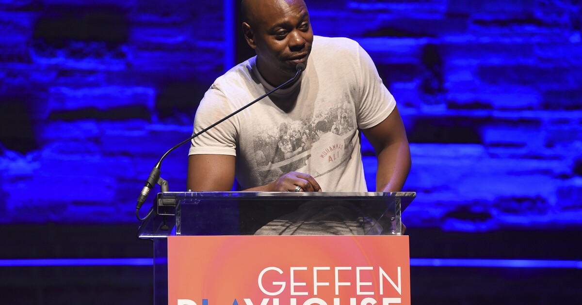 Netflix dévoile la bande-annonce du spectacle de comédie de Dave Chappelle, disponible le soir du Nouvel An