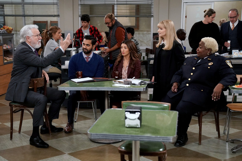 Night Court sur NBC : annulé ou saison trois ? – séries TV annulées + renouvelées, audiences