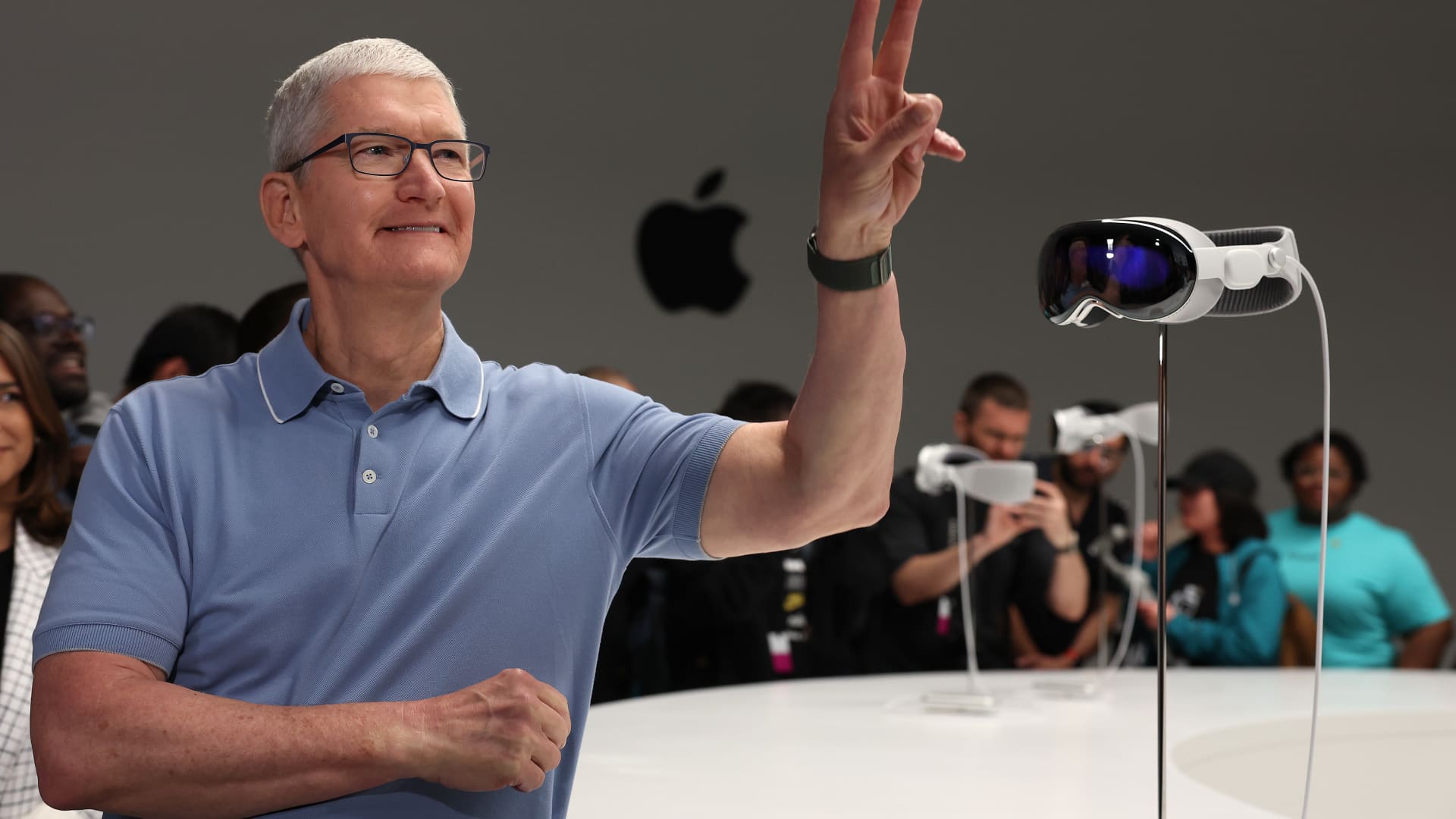 Performance décevante d’Apple parmi les géants en 2023 avec une baisse de revenus