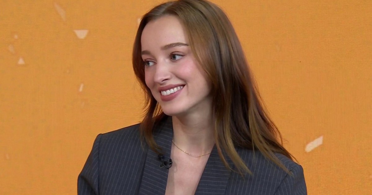 Phoebe Dynevor parle de “Fair Play” sur Netflix, ainsi que de “Bridgerton” et plus encore