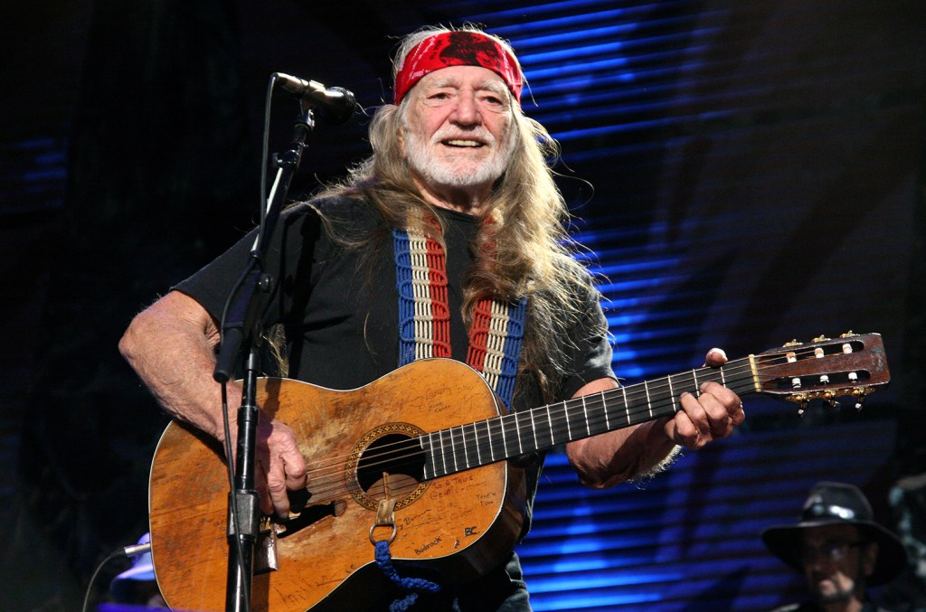 Regarder Willie Nelson & Family gratuitement – Billboard