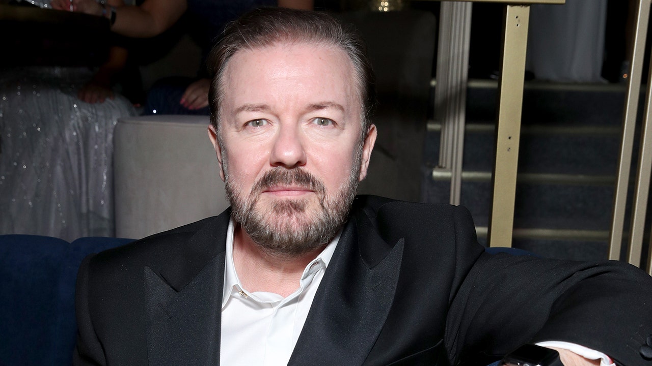 Ricky Gervais critique les détracteurs de son spectacle Netflix suite à une pétition pour retirer une blague