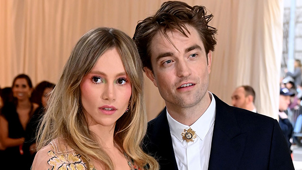 Robert Pattinson et Suki Waterhouse se fiancent lors de sa grossesse – Hollywood Life