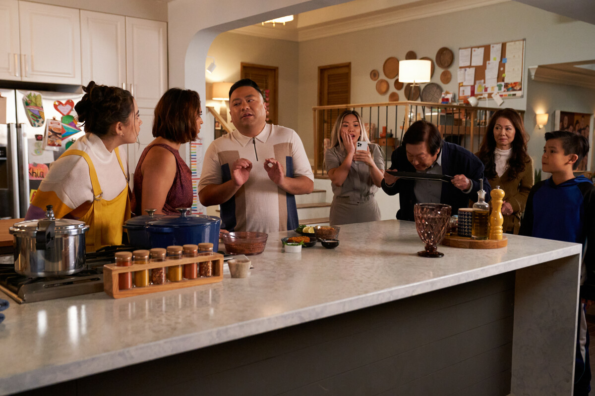 Série comique canadienne de Andrew Phung (Kim’s Convenience) choisie par Hulu – renouvellements et annulations TV