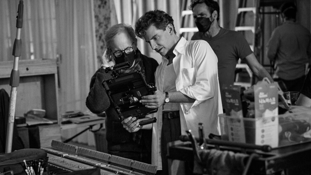 Steven Spielberg choisit Bradley Cooper pour diriger et jouer dans un biopic de Leonard Bernstein