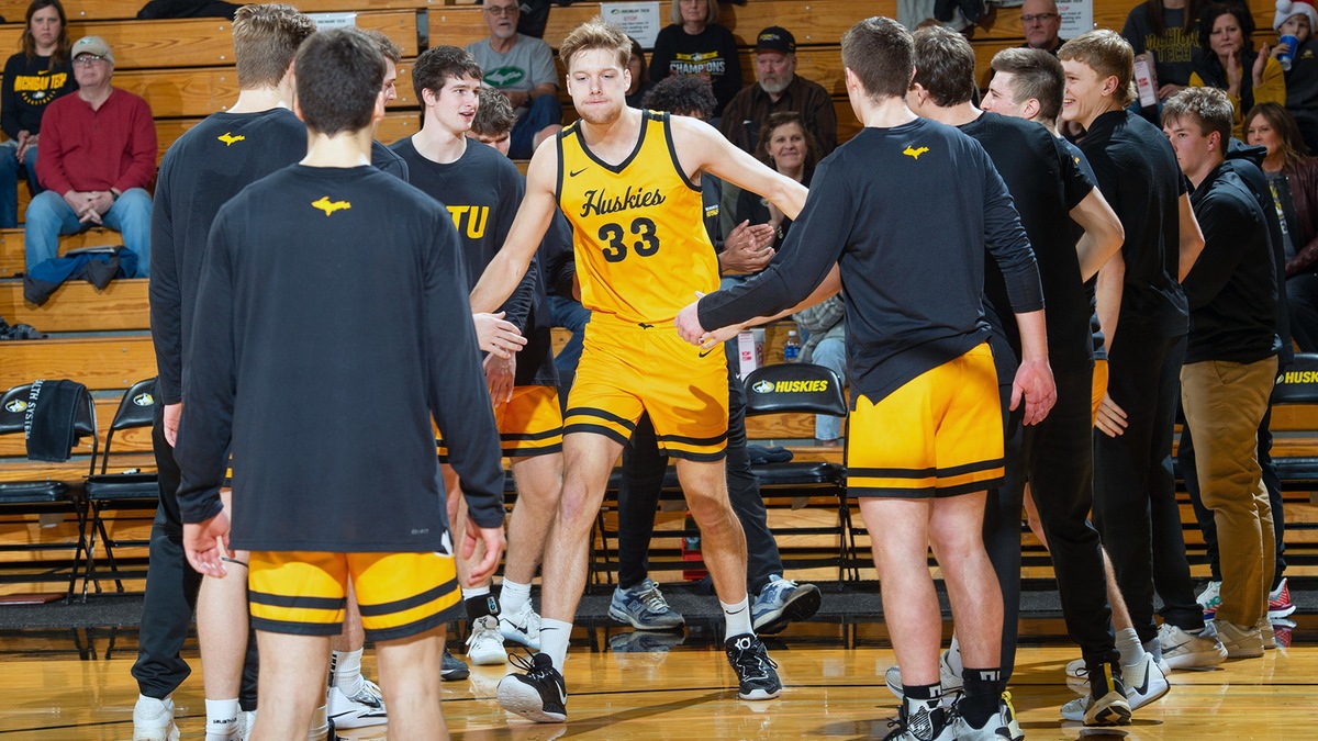 Tech Men’s Hoops Affrontent Algoma samedi pour la Finale Hors-Conference