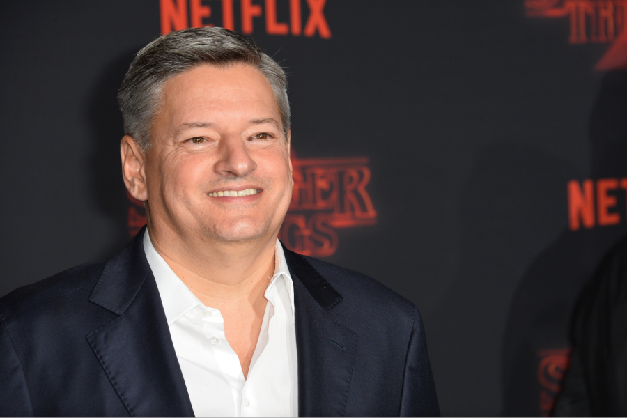 Ted Sarandos annonce la réduction de la production de contenus originaux par Netflix