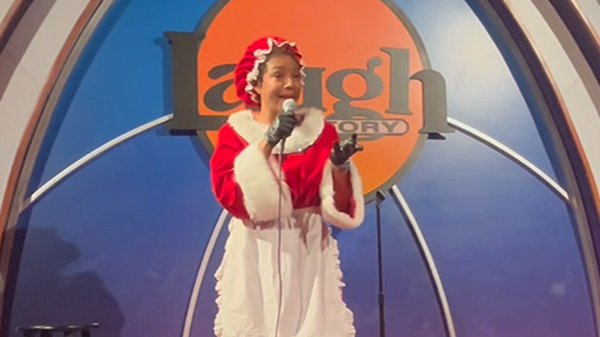 Tiffany Haddish blague sur les “beaux” commissariats de Beverly Hills et son arrestation pour conduite en état d’ivresse sur scène