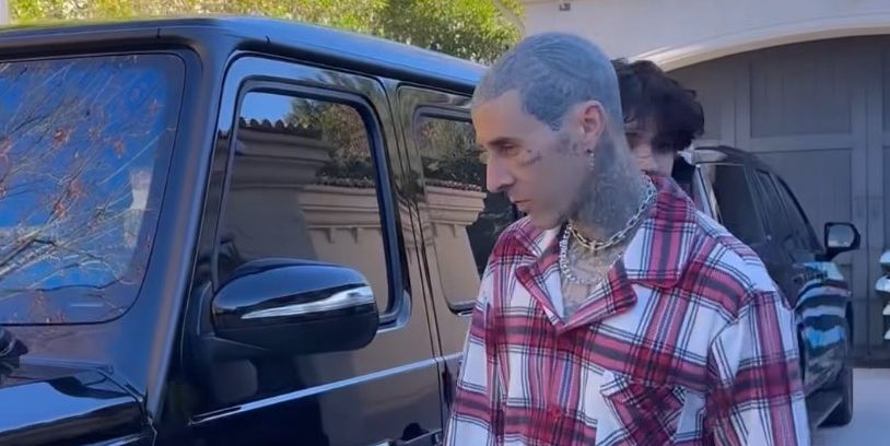 Travis Barker offre des G-Wagons assortis à ses enfants pour Noël